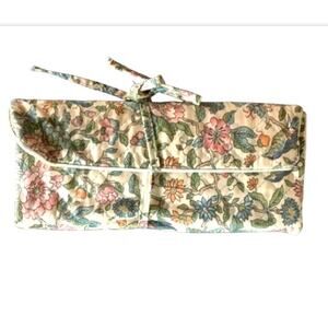 Vintage FLORAL Quilted TRAVEL Cosmetics Case - 70's Makeup Pouch